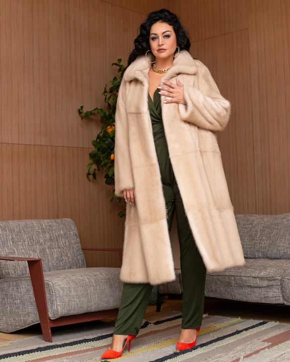 Хит продаж, молодежные шубы больших размеров| Официальный сайт фабрики меховых изделий ELENA FURS