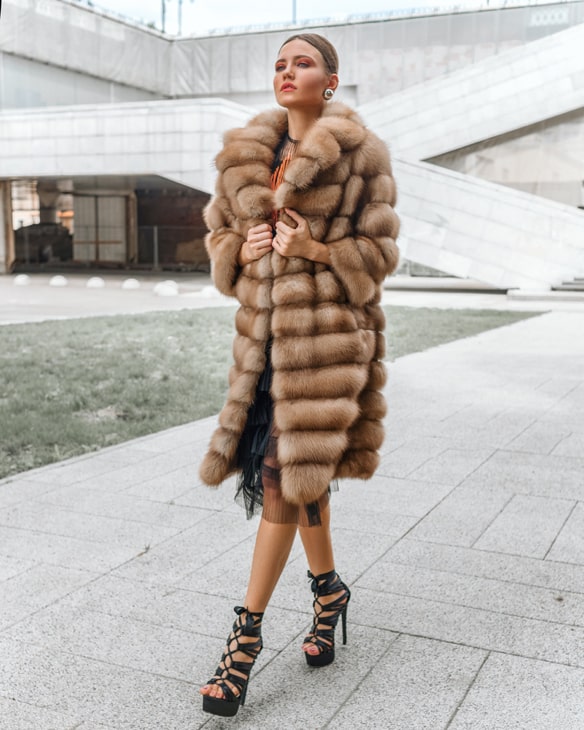 Хит продаж, соболиные шубы больших размеров| Официальный сайт фабрики меховых изделий ELENA FURS