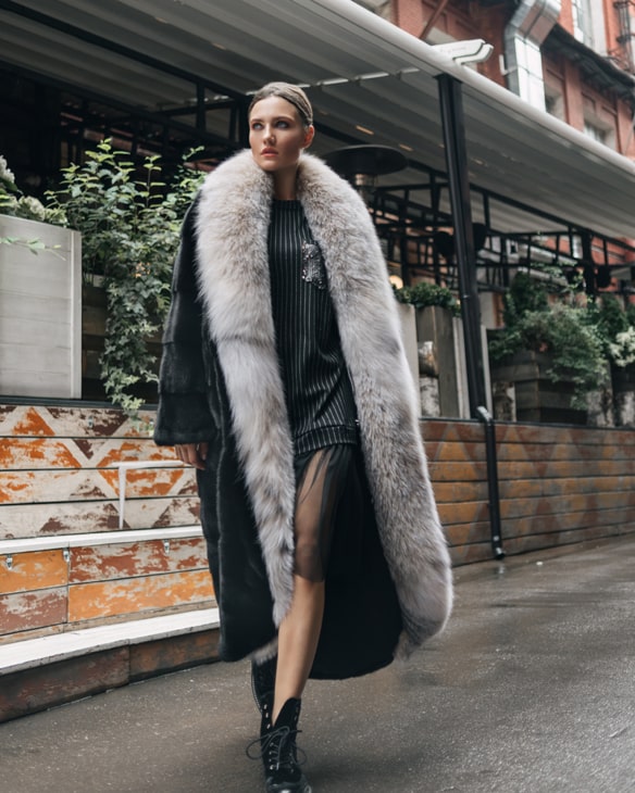 Хит продаж, песцовые жилетки больших размеров| Официальный сайт фабрики меховых изделий ELENA FURS